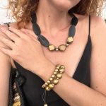 Statement necklace black and gold