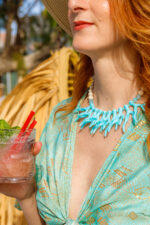 Statement Κολιέ με Τυρκουάζ Κοράλλι και Χαολίτη