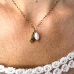 Minimal shell pendant-Κολιέ κοχύλι