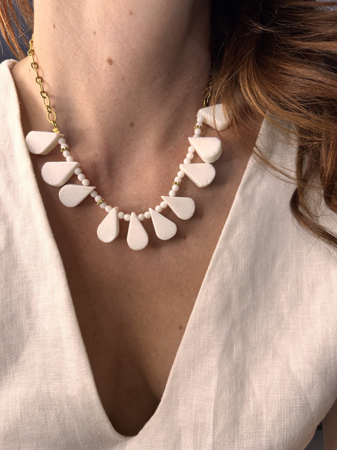εικόνα_Viber_2025-08-08_13-57-02-305 Coral White Elegance necklace-Κολίε λευκό κοράλλι - Image 1