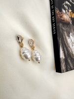 Fancy earrings white-Σκουλαρικια με λευκή πέτρα και στρας