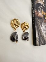Luna Noir earrings-Σκουλαρίκια με γκρι-καφέ  shell pearls - Image 4