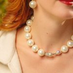 The Bold Baroque white necklace -Κολιέ με πέρλες λευκό