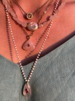 Fairy Pearl Necklace Pink - Image 4